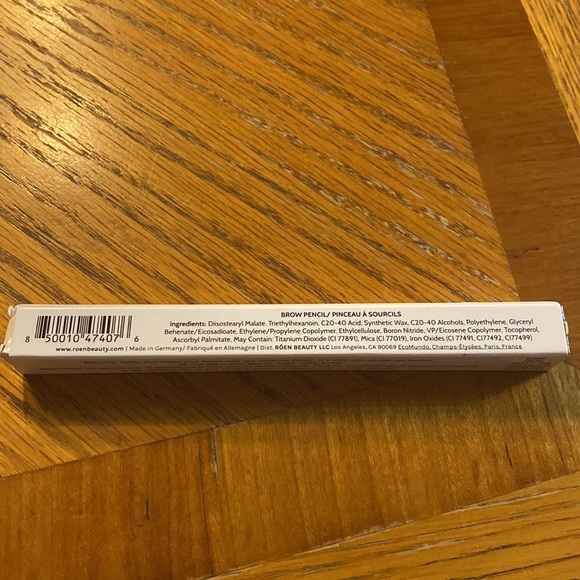 Roen VowBrow Pencil in the colour Medium - Picture 2 of 6